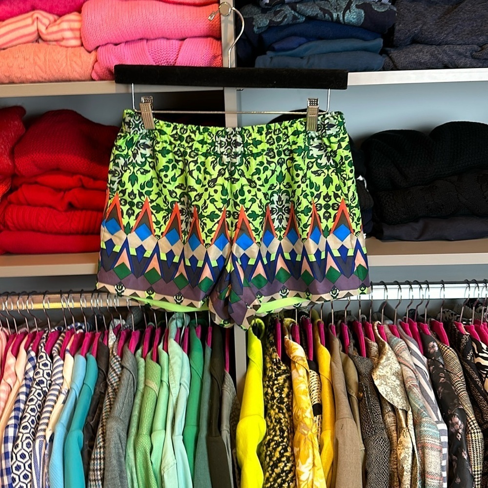 J Crew green/multicolored print 100% silk 3” shorts size 0
